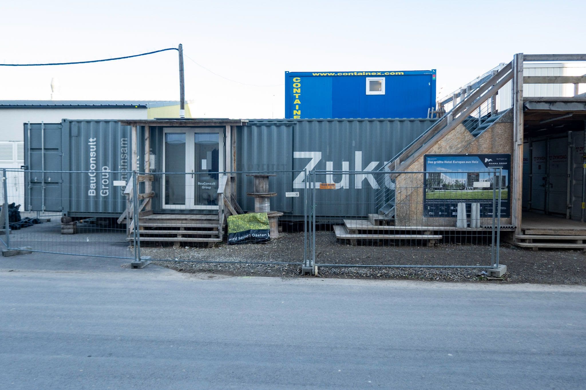 40ft Wohn/ Bürocontainer inkl. Küche, WC, Terasse, Heizung, Klimaanlage
