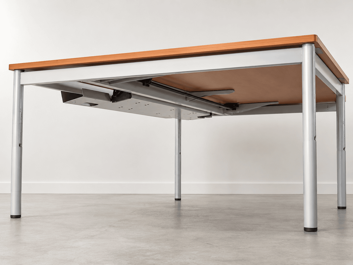 Steelcase Schreibtisch mechanisch höhenverstellbar Ahorn 1800 × 900 × 755