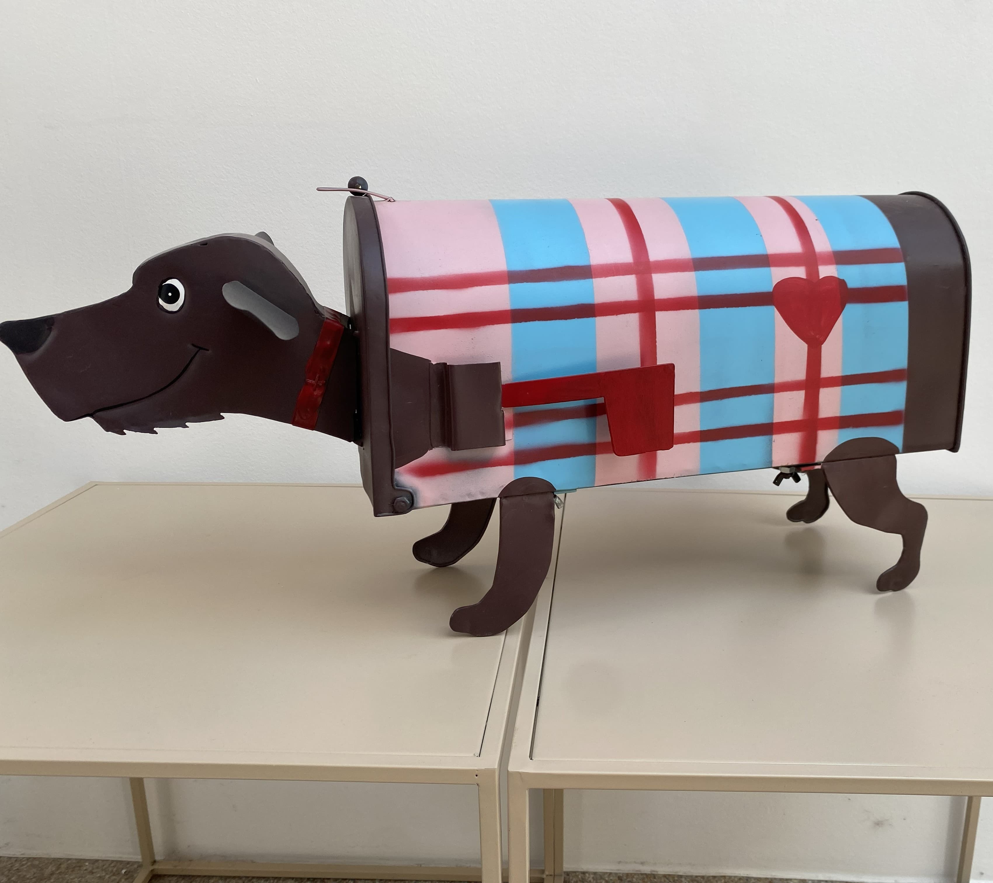 Postkasten Hund blau/rosa